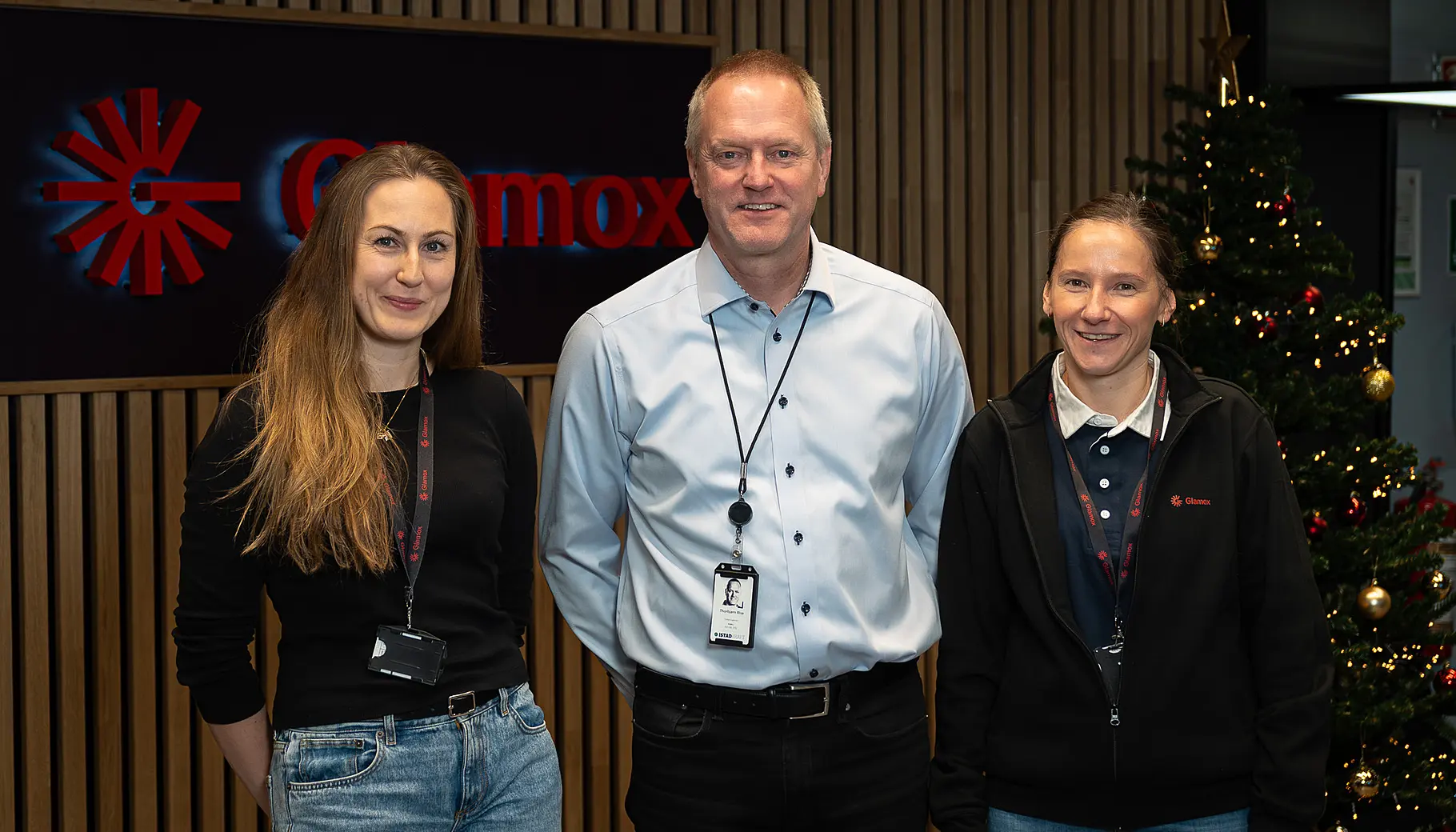 Fra venstre: Marthe Ø. Gaasø (Glamox), Thorbjørn Rise (Istad Kraft), Hanna J. Hjelvik (Glamox) Fra venstre: Marthe Ø. Gaasø (Glamox), Thorbjørn Rise (Istad Kraft), Hanna J. Hjelvik (Glamox)